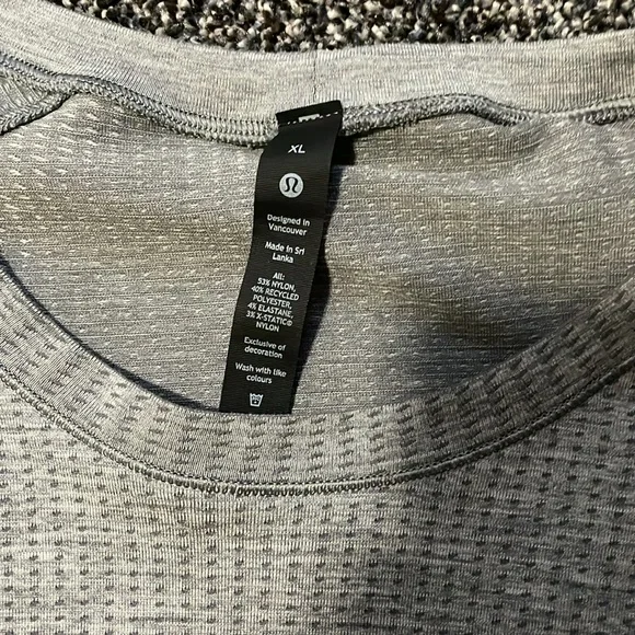 XL lulu lemon active wear t-shirt - Picture 2 of 3